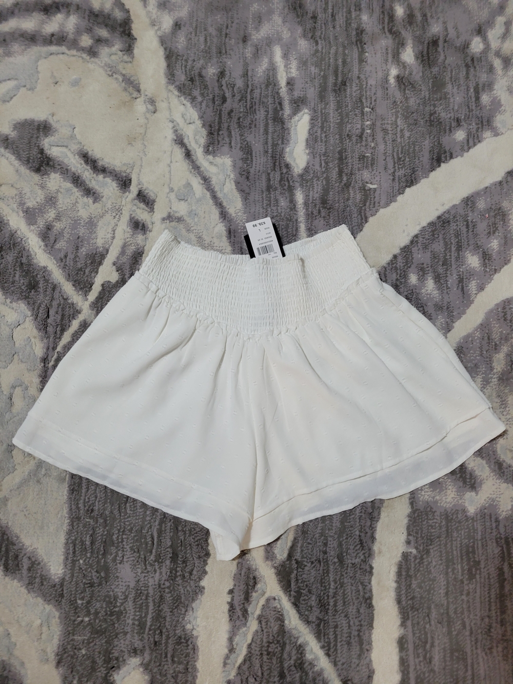 Brand New Eclipse High-Waist White Smocked-Ruched Women’s Shorts Size L